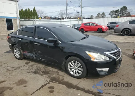 2015 Nissan Altima 2.5 z USA, uszkodzony, nr VIN 1N4AL3AP8FC582175